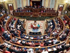 El Parlamento dice sí a viva voz al impuesto a las energéticas