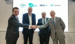 Enagás firma con los operadores gasistas de Portugal y Francia impulsar el transporte de hidrógeno en la red