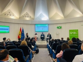 Las empresas piden ayuda al Gobierno para descarbonizar y lanzar una industria española competitiva