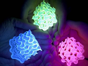 Un grupo de investigadores de Dinamarca y Estados Unidos fabrica "los sólidos fluorescentes más brillantes que existen"
