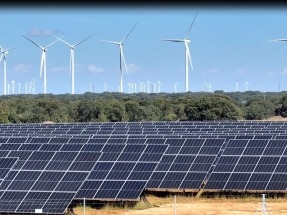 Iberdrola concluye la construcción en Castilla y León de la primera planta híbrida eólica y solar de España