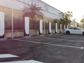 Tesla ya cuenta con 721 puntos de recarga rápida en España