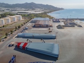 Las palas de Vestas fabricadas en España embarcan rumbo a Estados Unidos desde Motril