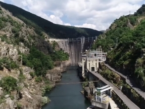 El sector eléctrico se une contra la política energética del PP en Galicia