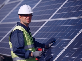 El fabricante de módulos fotovoltaicos Sunova abrirá almacén en Brasil