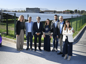 Merck instala placas fotovoltaicas en su planta farmacéutica y química de Mollet del Vallès para reducir su huella medioambiental