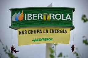 Greenpeace pide a la CNMC que intervenga para acabar con el bloqueo de las distribuidoras al autoconsumo colectivo