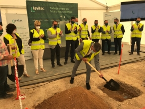 Parque solar de Calatorao, 100 hectáreas, 50 megavatios de potencia, 40 millones de inversión