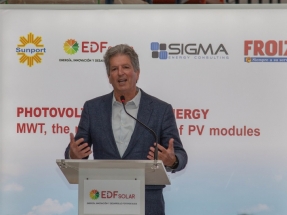 El australiano que le ganó a Tesla el Premio Global de la Energía presenta en Pontevedra sus placas solares de última generación
