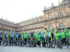 La caravana ciclista Moving for Climate NOW parte de Salamanca con rumbo a la CoP25 de Madrid