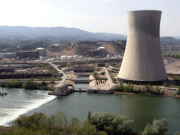 Prolongar hasta los 50 años la vida operativa de las centrales nucleares españolas encarecerá el precio de la electricidad