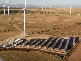 Gamesa combina eólica, solar, litio y diésel en su solución para comunidades aisladas