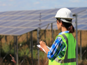 Operador/a de energías renovables, entre los perfiles más demandados del sector energético para este año