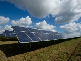 Esparity Solar recibe el certificado de excelencia en sostenibilidad UNEF por su parque Cordovilla