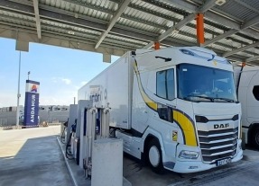  Llega a España el primer camión propulsado por aceite vegetal hidrotratado 