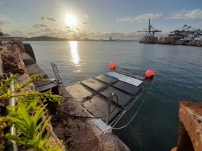 El Puerto de Valencia acoge un prototipo a pequeña escala de energía solar flotante