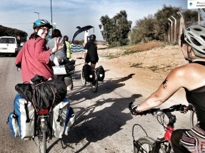 Cincuenta ciclistas recorren 1.800 kilómetros para pedirle a Rajoy una Ley de Cambio Climático