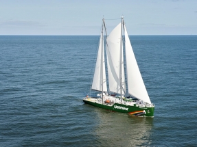 El Rainbow Warrior de Greenpeace zarpa este verano "En marcha por el clima"