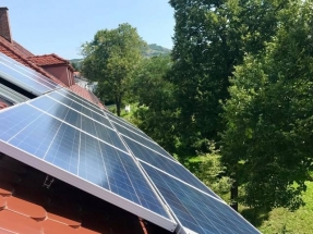 Tejados solares en viviendas unifamiliares: Kutxabank y Repsol se alían para hacerse con el mercado del autoconsumo