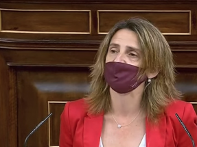 La ministra para la Transición Ecológica no descarta adelantarse a la UE con topes en el precio de la luz si es "imprescindible"