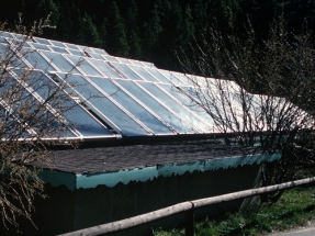 Diseñan un nuevo tipo de panel solar 10 veces más eficaz en la conversión de agua en hidrógeno y oxígeno