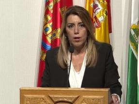 Susana Díaz se compromete a impulsar el autoconsumo energético renovable en los hogares