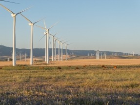 Acciona sustituye los 98 aerogeneradores de Tahivilla por solo 13 y eleva la producción de este parque eólico un 72%