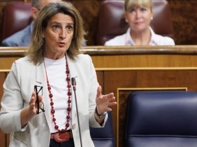La batalla de la eólica marina lleva a la ministra Ribera al Congreso
