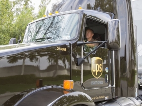 La flota de UPS incluye vehículos de gas natural licuado, gas natural comprimido y propano
