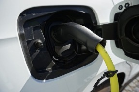 Iberdrola y Norauto firman un acuerdo para instalar una red de 62 puntos de recarga de vehículos eléctricos 