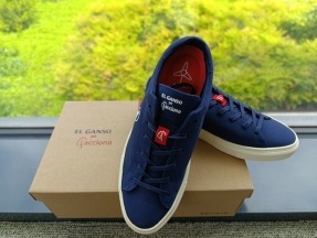 Acciona Energía lanza una nueva línea de zapatillas fabricadas con palas de aerogenerador recicladas