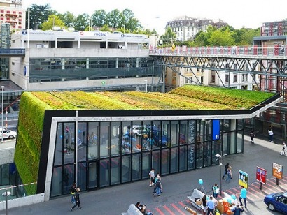 Edificios respetuosos con la salud de nuestro planeta… y con jardín