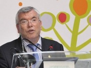 La administración quiere ahorrar casi la mitad de lo que gasta en iluminación pública