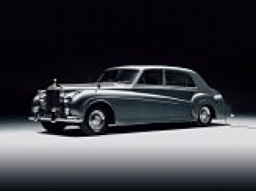Lunaz unveils world’s first electrified classic Rolls Royce