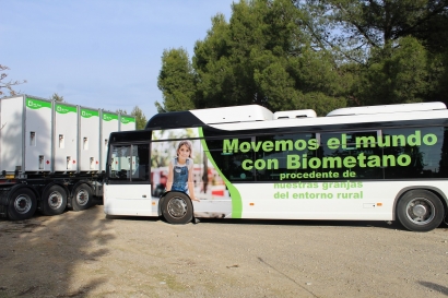 Biometano producido en Lleida viaja hasta Zaragoza en camiones de gas para suministrarlo a un autobús