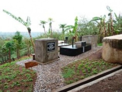 Proyecto para producir biogás y abono con excrementos humanos en Tanzania