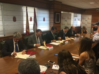Acuerdos para investigar la implantación de redes de calor en universidades de Castilla y León