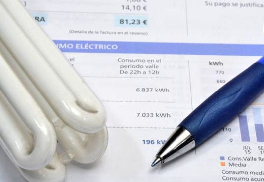 El precio de la luz repunta este viernes un 30%, pero suma su tercer día por debajo de los 6 euros/MWh