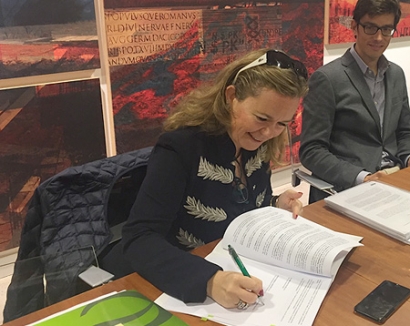 Feníe Energía firma la compra de un proyecto de parque eólico