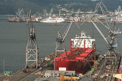Navantia y Acciona zarpan juntas contra el boicot gubernamental a la eólica marina