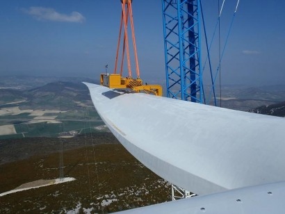 Gamesa instala en Navarra su prototipo terrestre de 5 MW