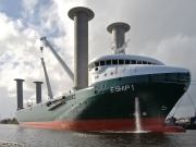 Enercon envía sus turbinas con un barco eólico
