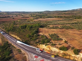 Así viaja por Castellón la pala eólica más grande fabricada en España: 73,5 metros