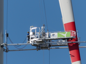 LLegan las pasarelas de apertura mecánica para acceder a las palas de los aerogeneradores