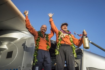 Solar Impulse 2 llega a Hawai y bate dos récods de la aviación