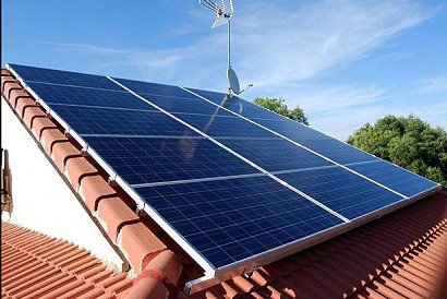 Una nube en la que puedes guardar la energía solar que no consumas al instante para recuperarla cuando vuelves por la noche a casa