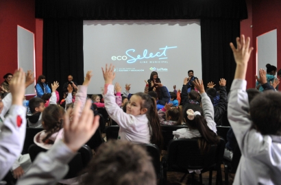 La Plata: Inauguran el primer cine en Latinoamérica que funciona con energía solar