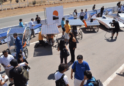 Atacama, el mismo desierto para coches solares y de gasolina