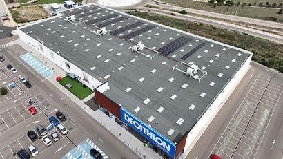 EIDF Solar instalará más de 1 MW de autoconsumo en centros de Decathlon por toda España