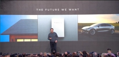 Tesla presenta un tejado solar y una nueva Powerwall